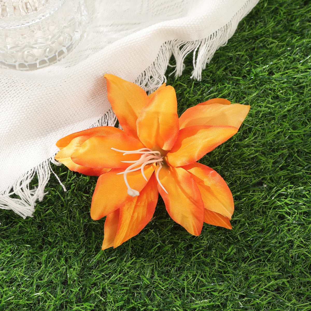 Leicht - stilvoll: Kleine Tulpenblumen-Haarspange für Sommer - Alltag