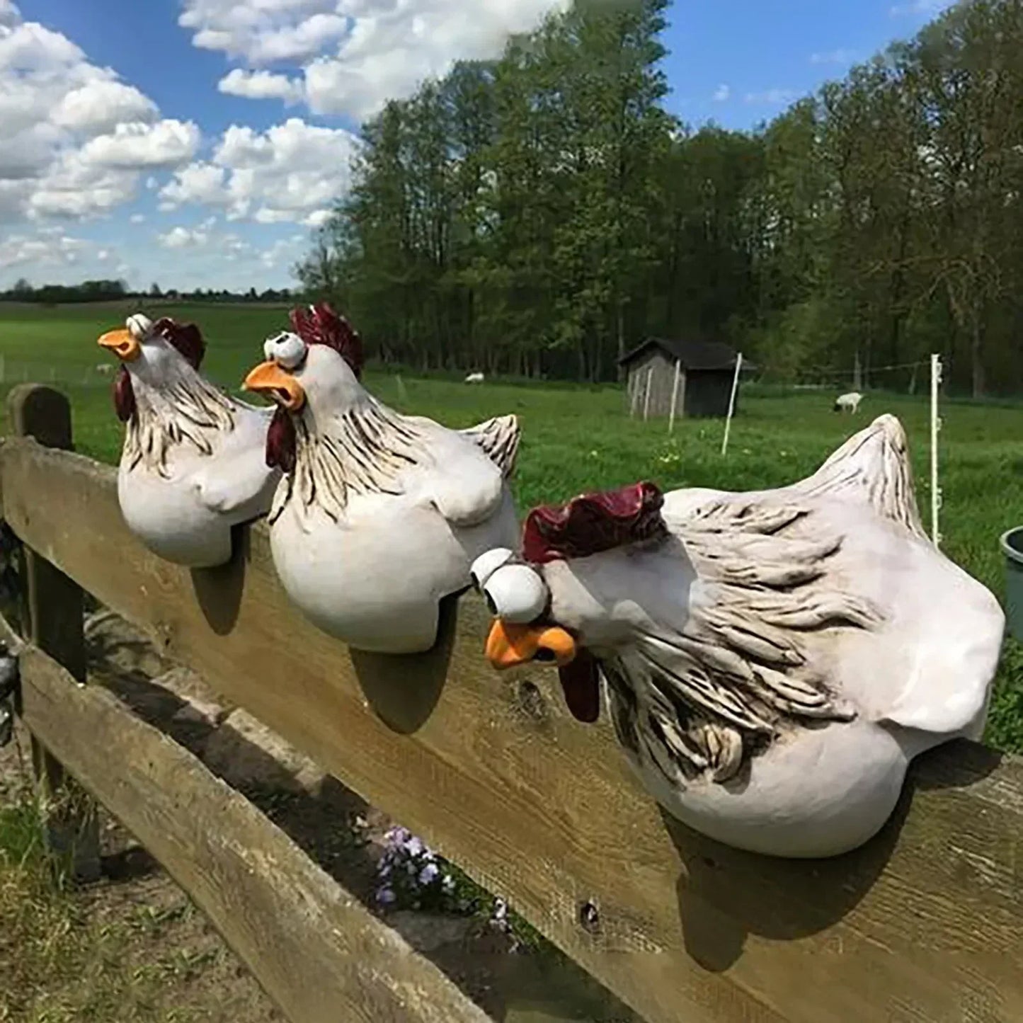 Wetterfeste Gartenhuhn-Statue aus Harz mit lustigen Gesichtern – Zaun-Deko Spaß