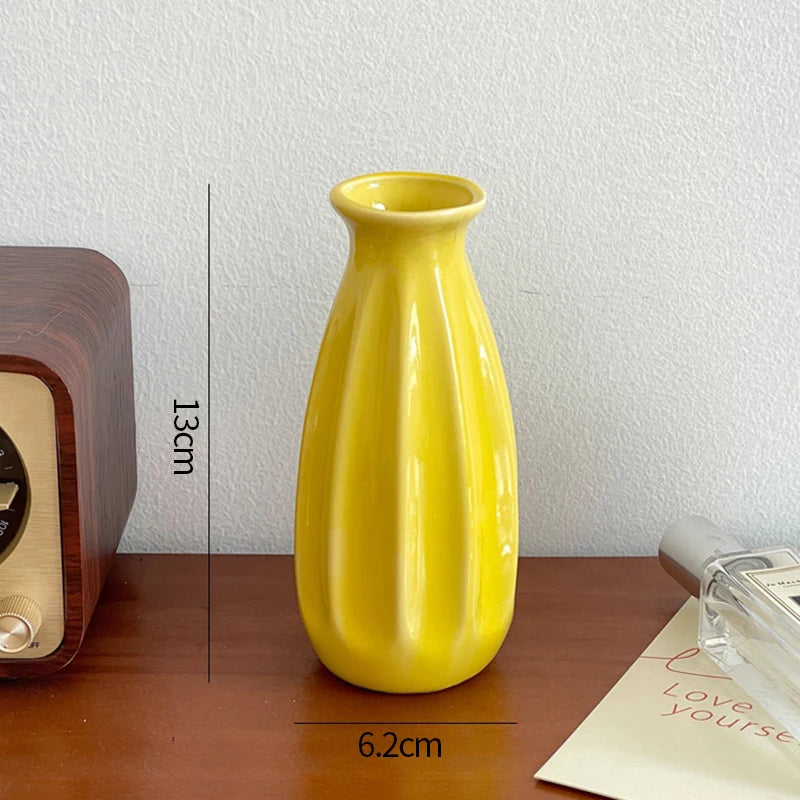Bonbonfarbene Keramikknospenvase für Pampasgras und Blumen