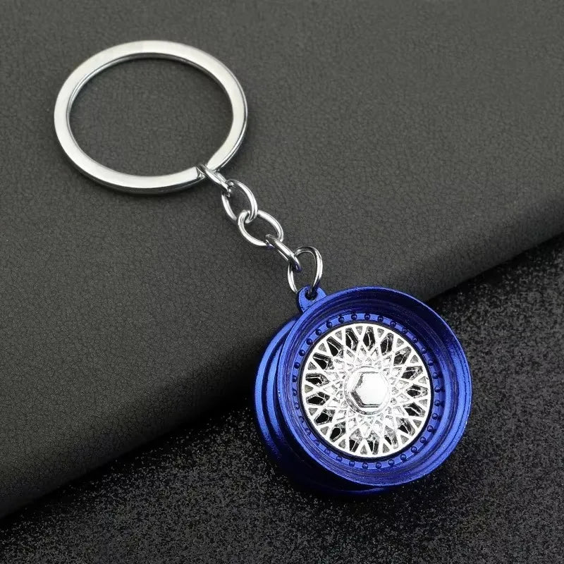 Robuster Edelstahl Schlüsselanhänger im Autoteile-Design – Perfektes Männergeschenk
