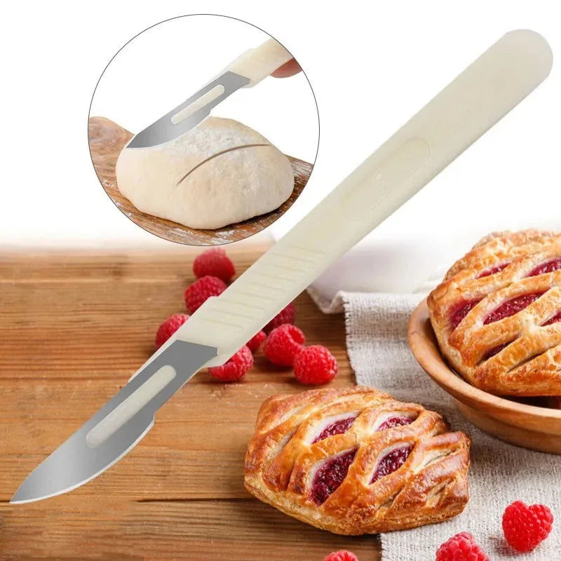 Professionelles Brotmesser mit Hochcarbonstahl und Musterklinge für präzises Schneiden