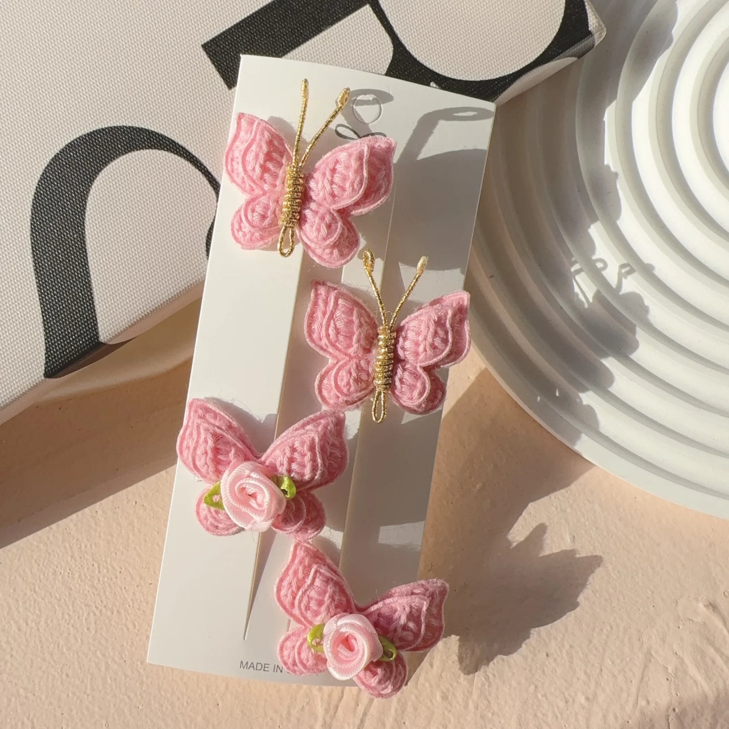 Handgefertigte Baby Haarspangen Set aus Wolle mit Schmetterlingsdesign