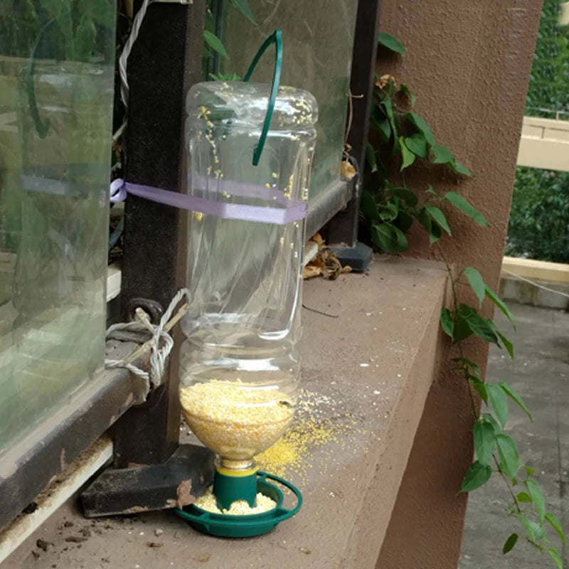 Outdoor Vogel Futterstation aus Kunststoff zur einfachen Samen Fütterung