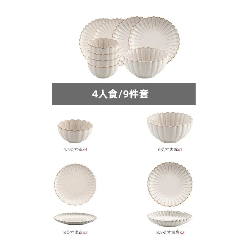 Set aus weißen Keramikschalen für Abendessen und Salate