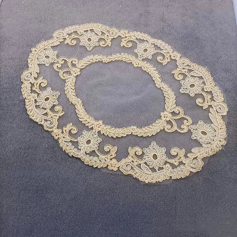 Ovale, bestickte Tischsets im europäischen Stil für festliche Anlässe