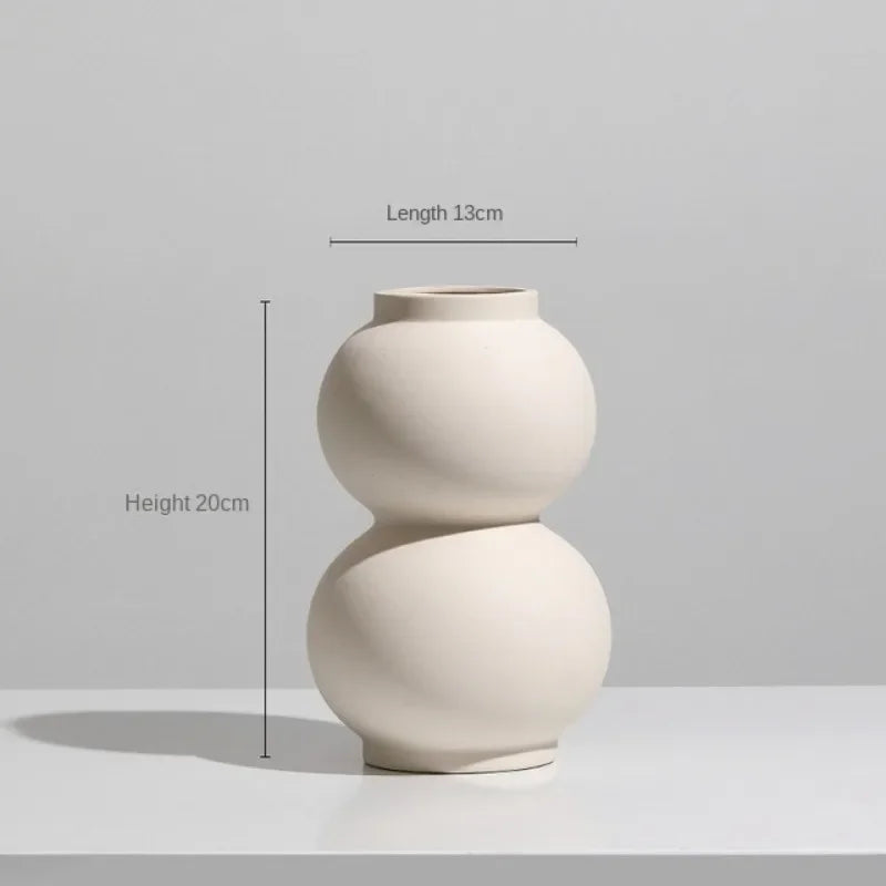 Moderne einfache Keramik Kunst Vase mit getrockneten Blumenarrangement