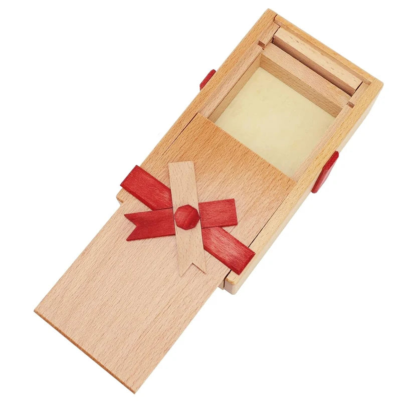 Klassische hölzerne Puzzlebox mit geheimem Fach für Gehirntraining