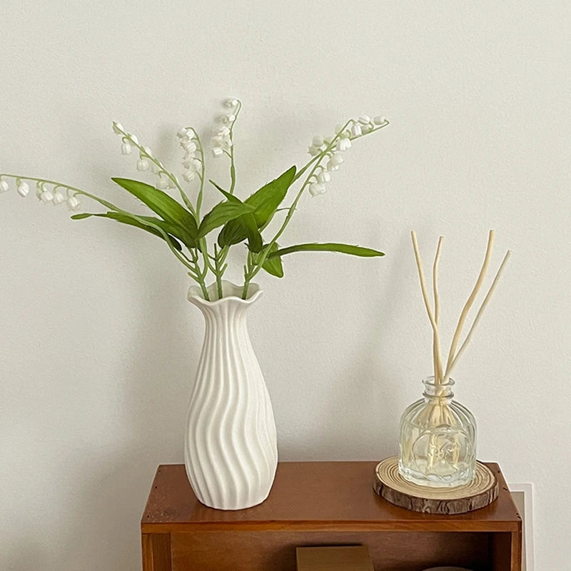 Bonbonfarbene Keramikknospenvase für Pampasgras und Blumen