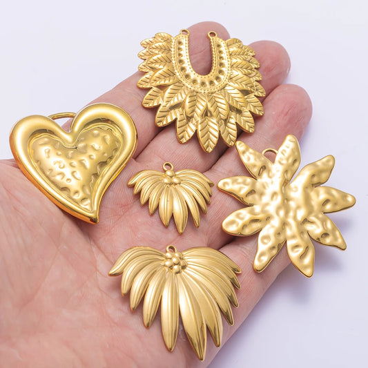 2 Stück goldene Edelstahl Herz Blatt Charms für DIY Schmuckherstellung