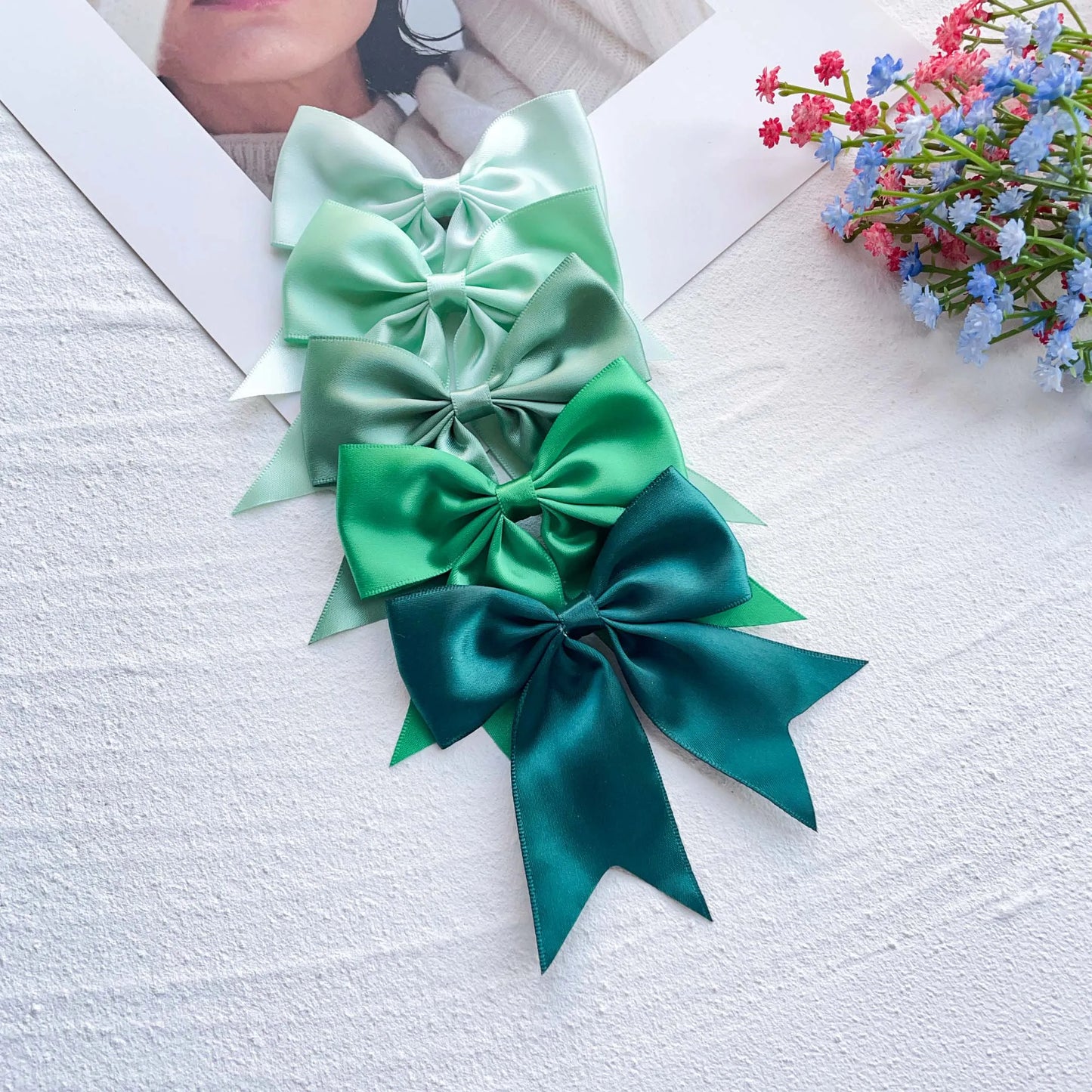 Elegante Grüne Satin Haar Clips für Mädchen - Handgemachtes Set