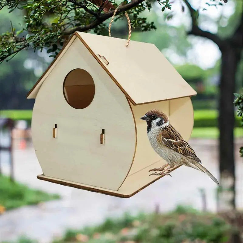 Hängendes Holz Vogelhaus für Garten mit rustikalem Design
