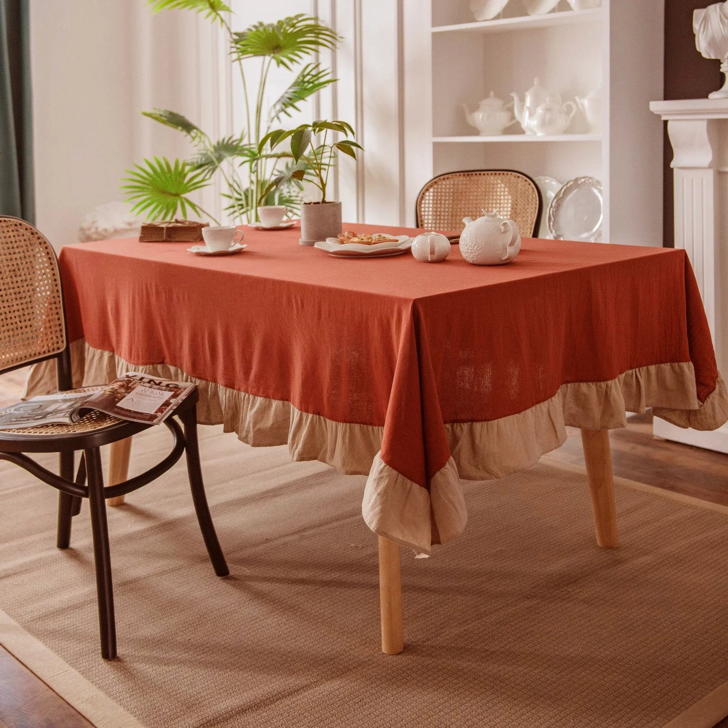Retro Tischdecke aus Baumwolle mit Rüschen – Waschbar