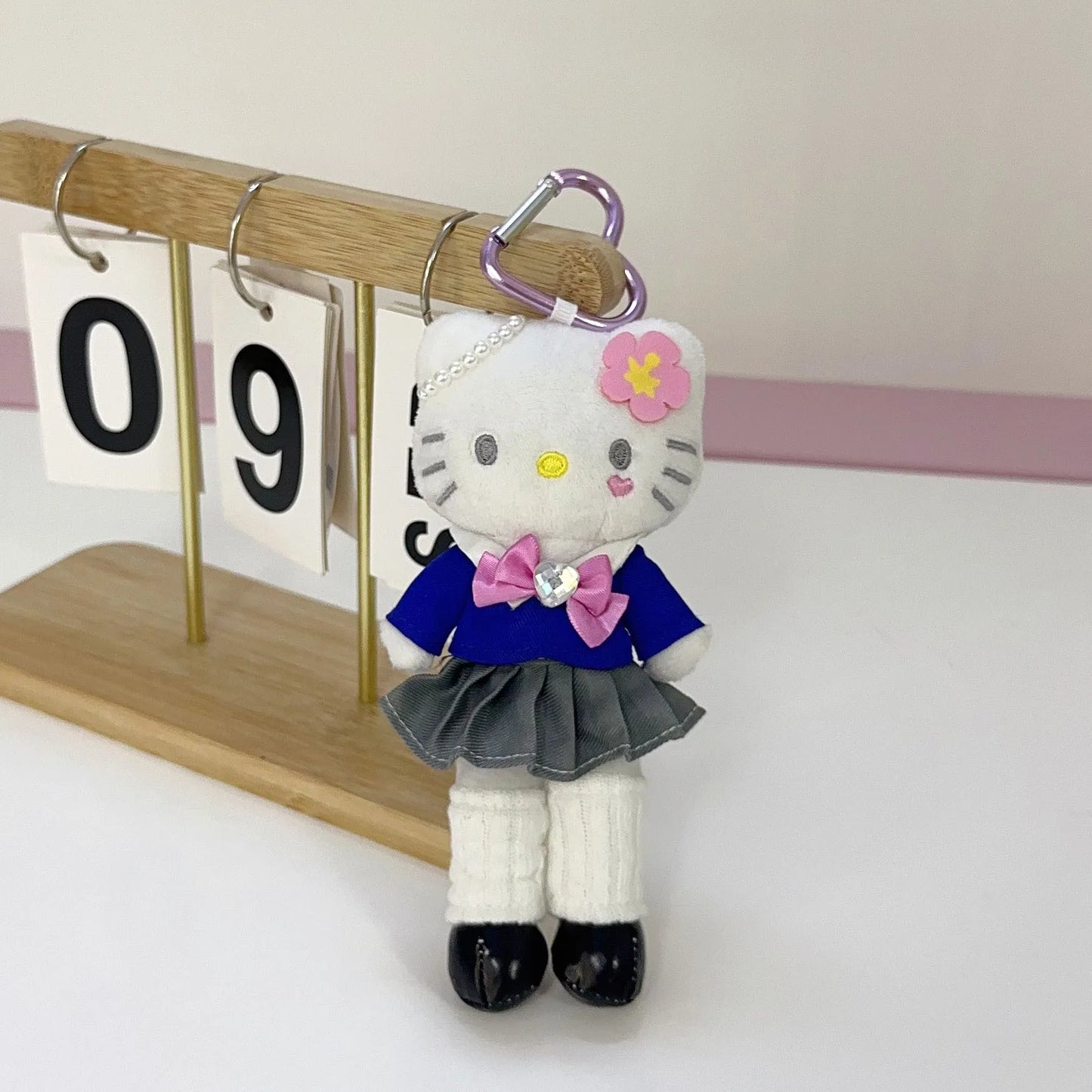 16 cm Plüsch-Schlüsselanhänger mit modischem Kuscheltier Anhänger