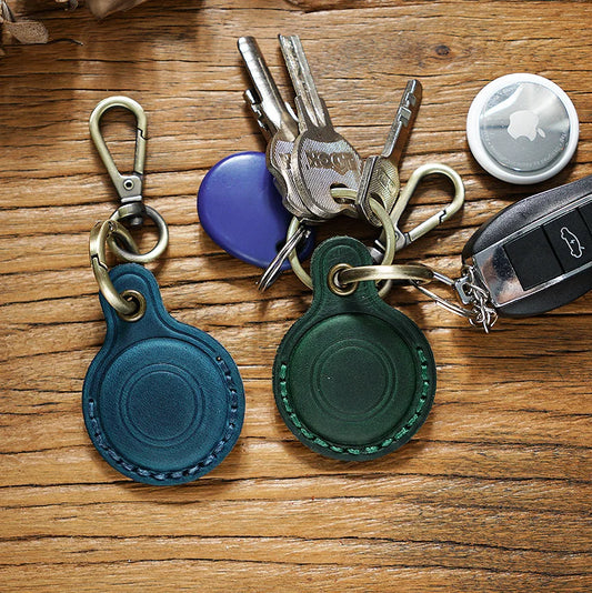 Strukturierter Rindsleder Schlüsselanhänger mit Airtag Etui und Karabiner
