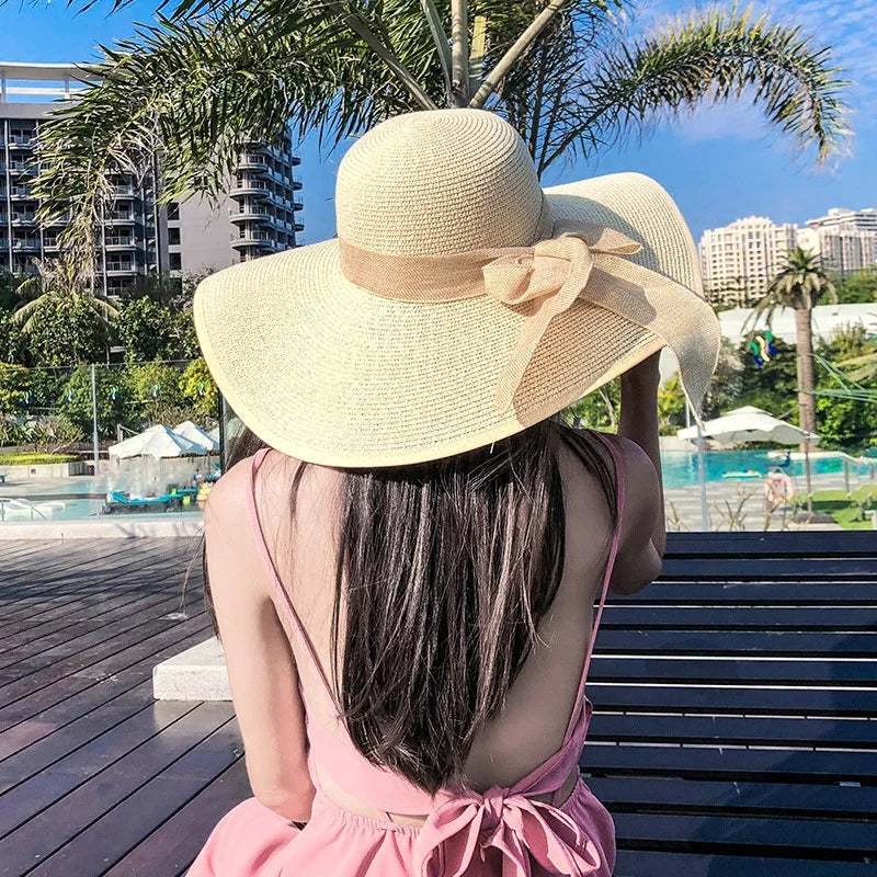 Leichter, faltbarer Strohhut mit großer Krempe – perfekter Sonnenschutz für Damen