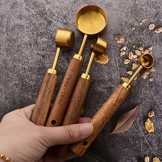 Goldfarbene Messbecher und Löffel mit Holzgriff aus Edelstahl Set