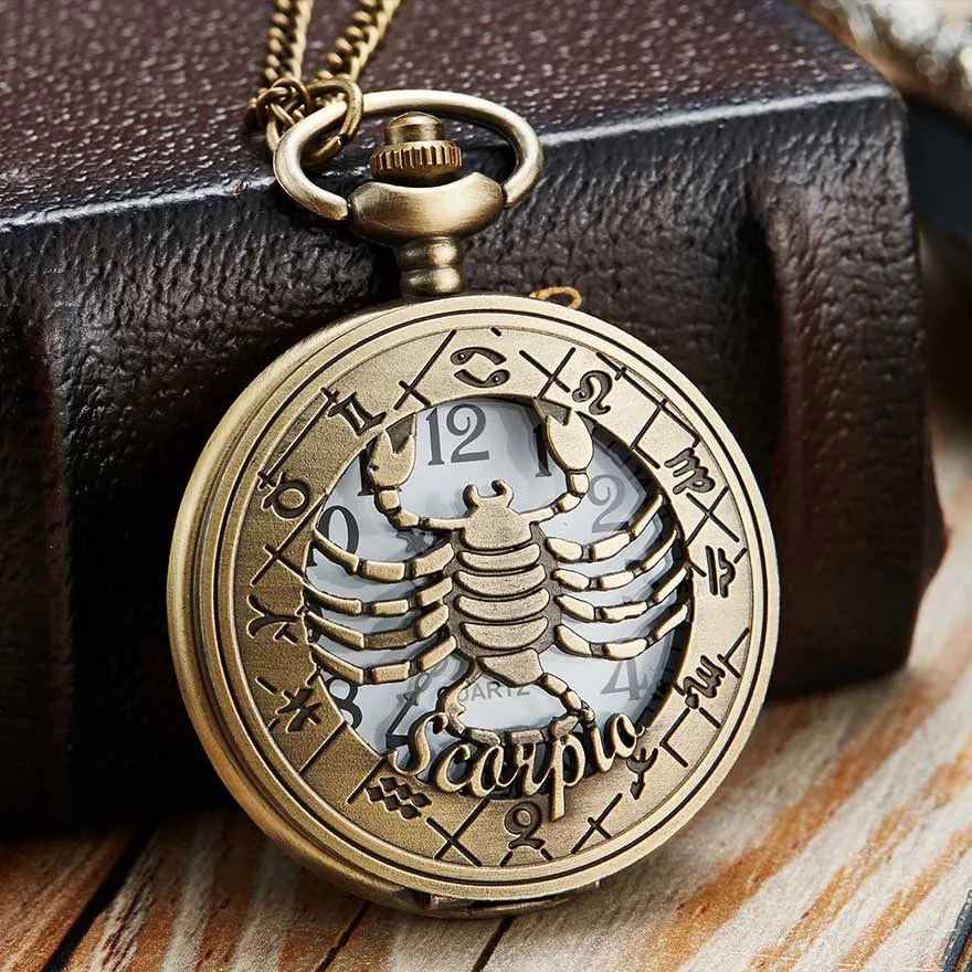 Retro Taschenuhr mit Sternbildern - Elegantes Design - Quarzuhrwerk - Unisex