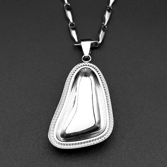 Hip-Hop Edelstahl Halskette mit unregelmäßigem dreieckigem Anhänger Unisex