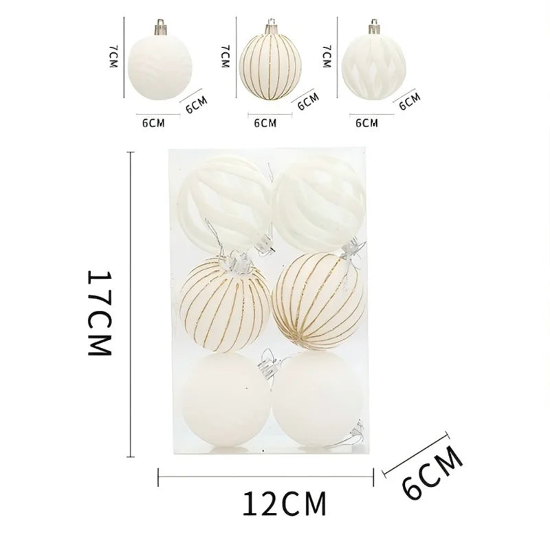 Gold und Silberfarbene Weihnachtsbaumkugeln als festliche Dekoration