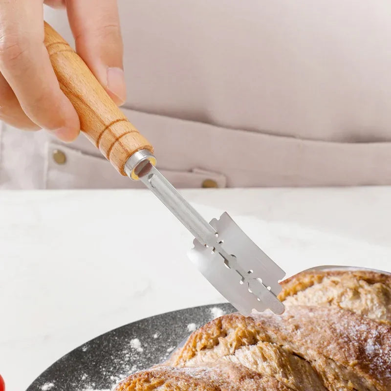 Edelstahl Teigschneider für Brot - Gebäck – 5 Klingen, Holzgriff