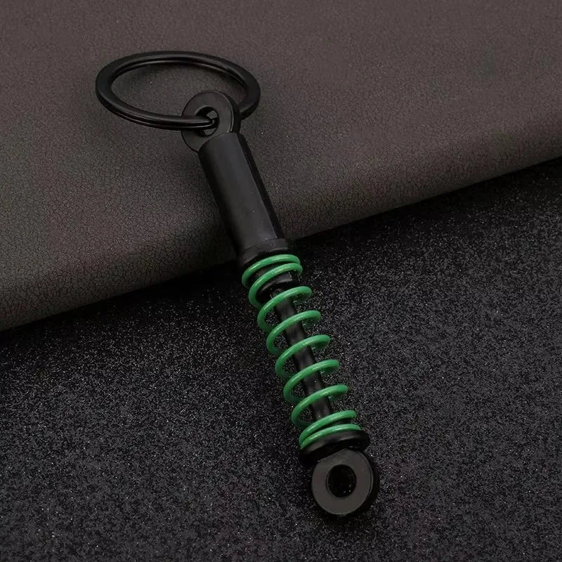 Robuster Edelstahl Schlüsselanhänger im Autoteile-Design – Perfektes Männergeschenk