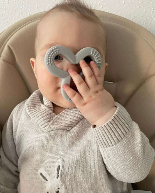 Sanfter Kleeblatt Beißring für schmerzende Babyzähnchen