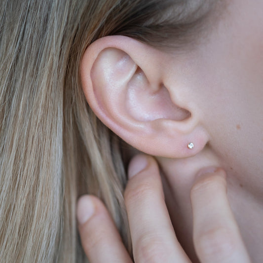 Luna Ohrstecker aus 925 Sterling Silber mit Zirkonia-Studio Karl