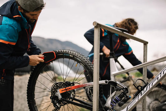 Effektive Reinigungsbürste für Fahrräder – erreicht jede Stelle