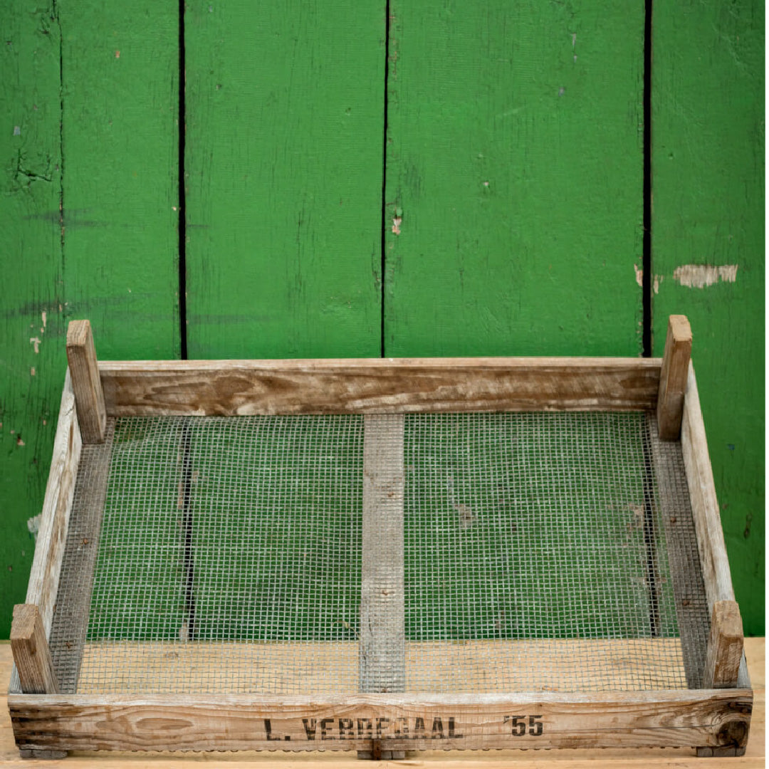 Rustikales Zwiebelsieb aus Holz mit Vintage Charakter 75 x 51 x 9 cm-Die Stadtgärtner