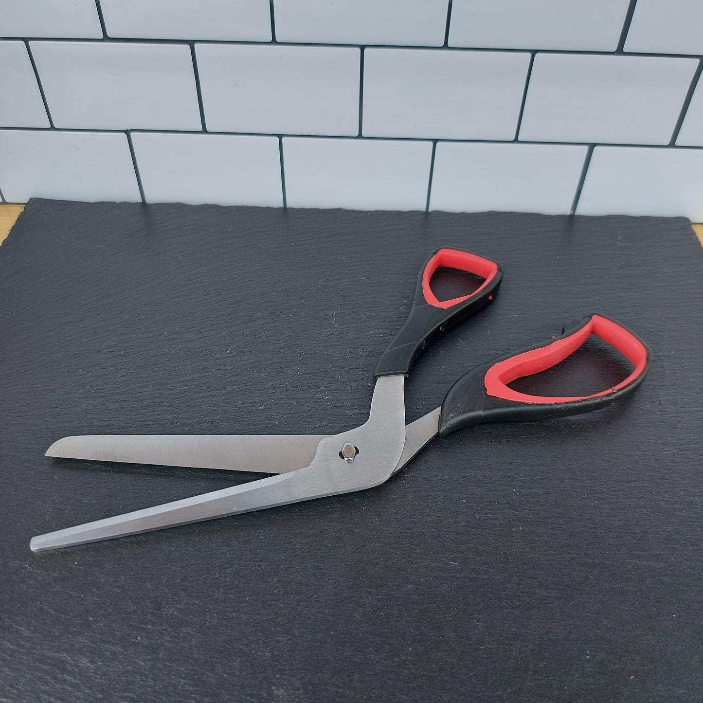 Pizzaschere für einfaches und sauberes Schneiden Ihrer Pizza