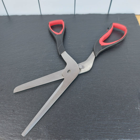 Pizzaschere für einfaches und sauberes Schneiden Ihrer Pizza