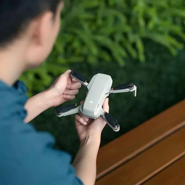 DJI Mini 4K Drohne mit 4K UHD Kamera Für Erwachsene, 3-Achsen-Gimbal-Stabilisierung, C0, QuickShots, 10 km Videoübertragung, Autom. Rückkehr, Windstabil, 1 Akku (31 min Flugzeit), Unter 249g