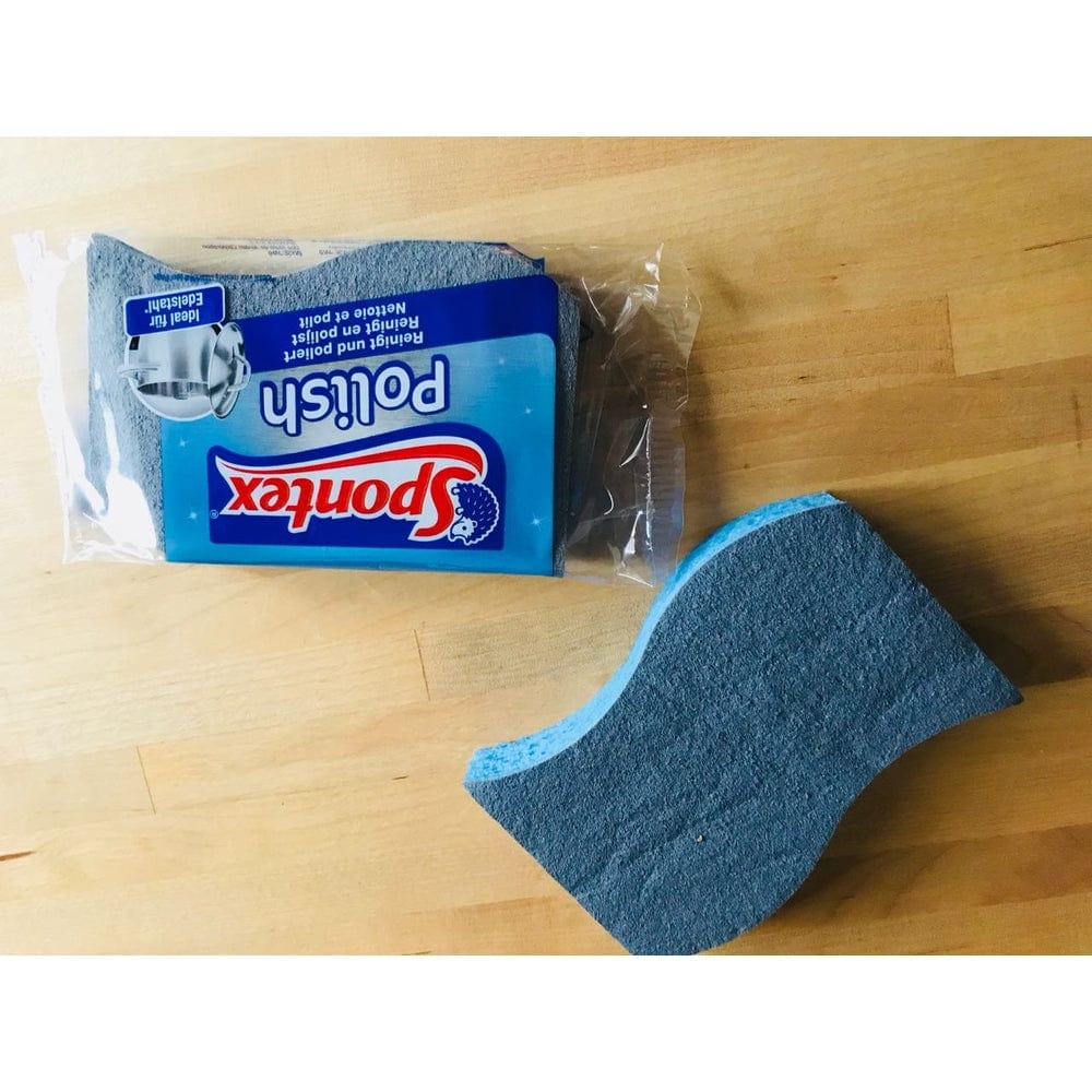 Effizienter Scheuerschwamm für empfindliche Metalloberflächen