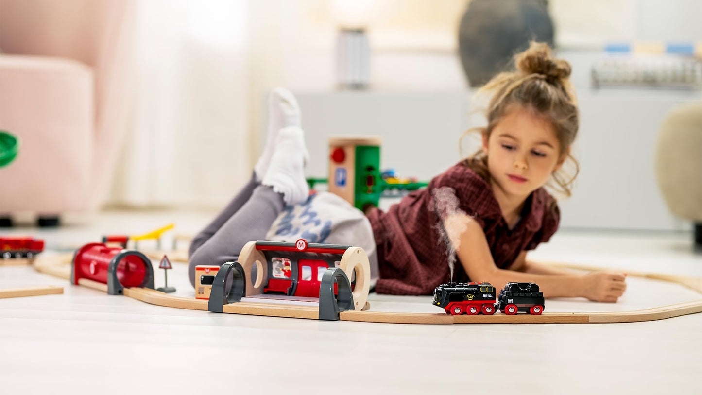 BRIO World 33884 Batterie-Dampflok mit Wassertank - Lokomotive mit echtem kühlen Dampf und Wasserbehälter zum Nachfüllen - Empfohlen ab 3 Jahren