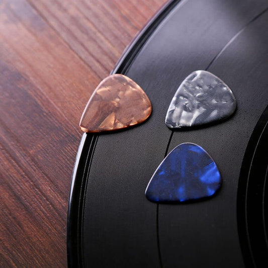 24er Set Zelluloid Plektren Verschiedene Stärken für Gitarre Ukulele Bass-Picko