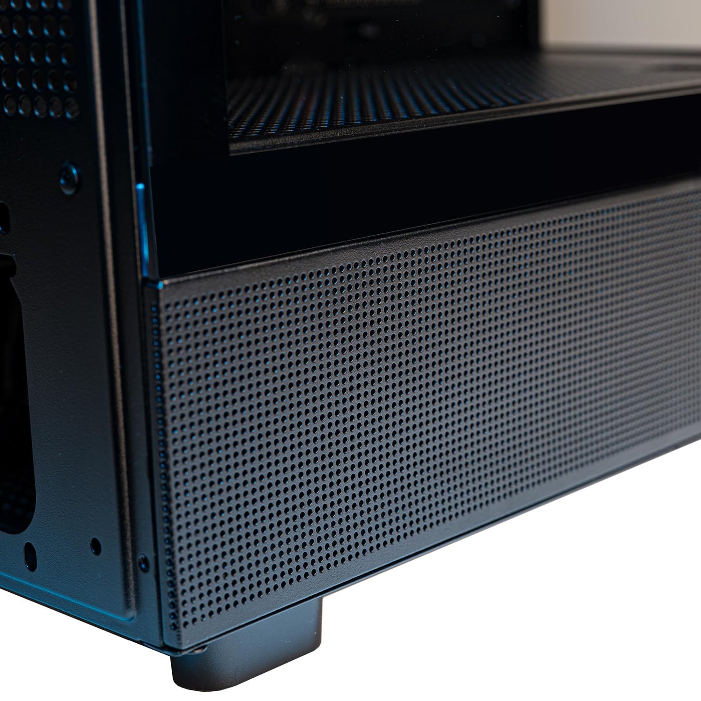 SilverStone Technology SST-LD04-B-ARGB - Lucid Serie, Panorama-Micro-ATX-Gehäuse mit beachtlichem 270°-Sichtfeld