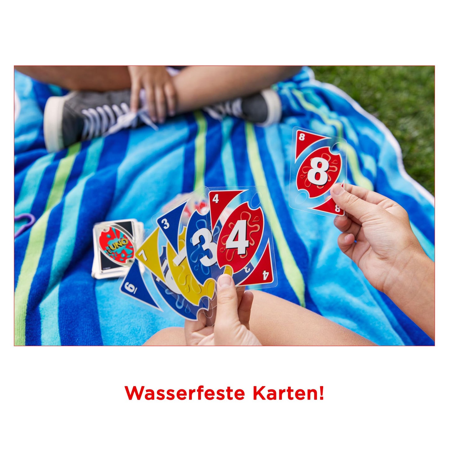 Mattel Games UNO H2O to Go, UNO Kartenspiel für die Familie, UNO wasserfest und zum Anhängen mit Karabinerhaken, Perfekt als Strand Spielzeug oder Reisespiel, für 2-10 Spieler, ab 7 Jahren, P1703