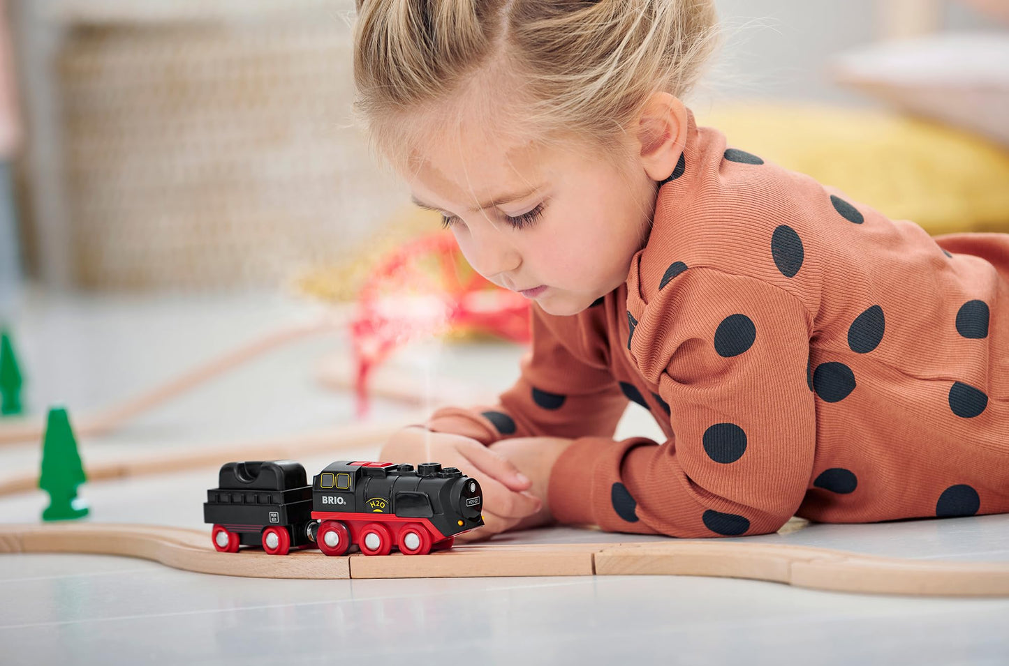 BRIO World 33884 Batterie-Dampflok mit Wassertank - Lokomotive mit echtem kühlen Dampf und Wasserbehälter zum Nachfüllen - Empfohlen ab 3 Jahren