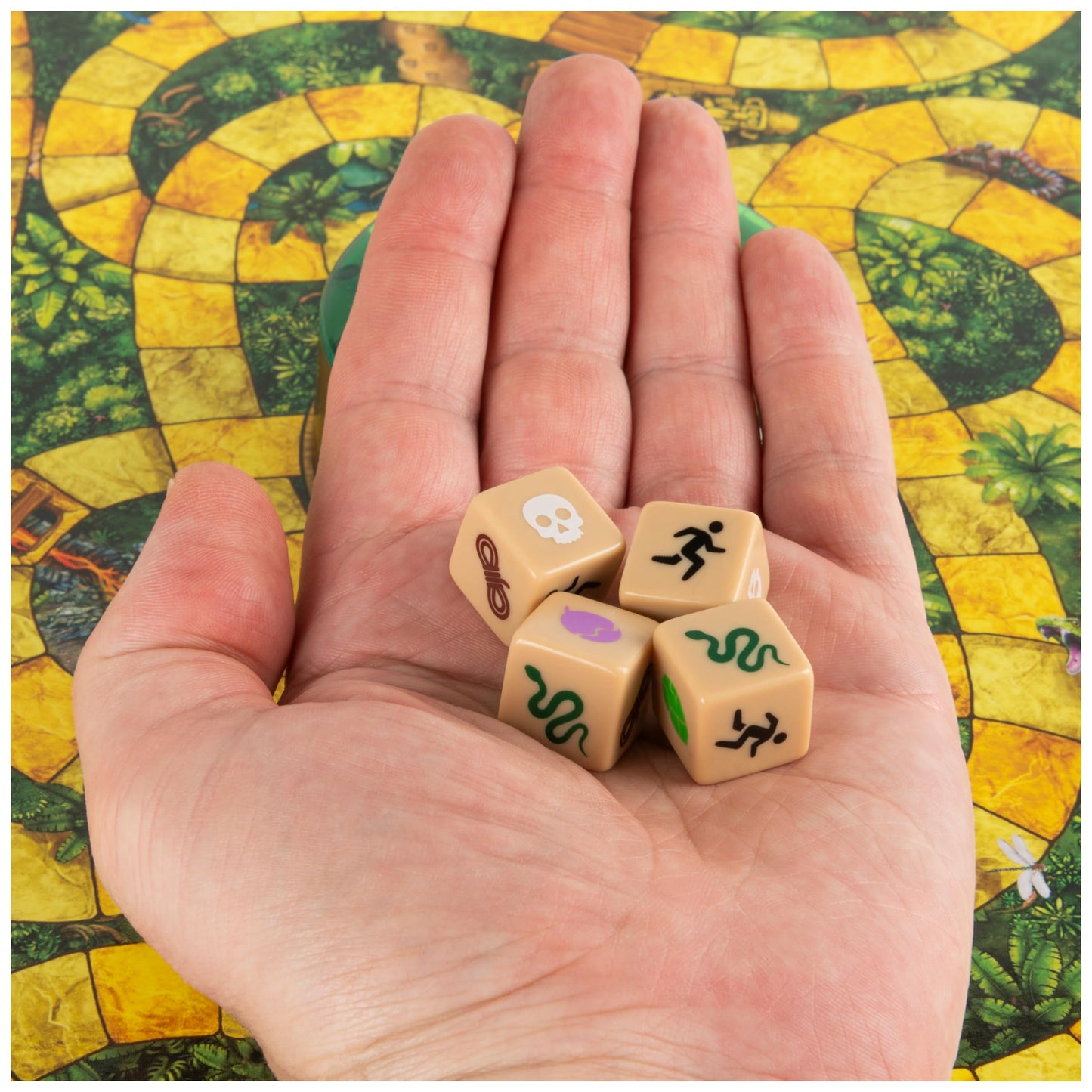 Spin Master Games - Jumanji - das actiongeladene Familienspiel für 2–4 mutige Abenteurer ab 8 Jahren - kooperatives Abenteuerspiel mit spannenden Challenges