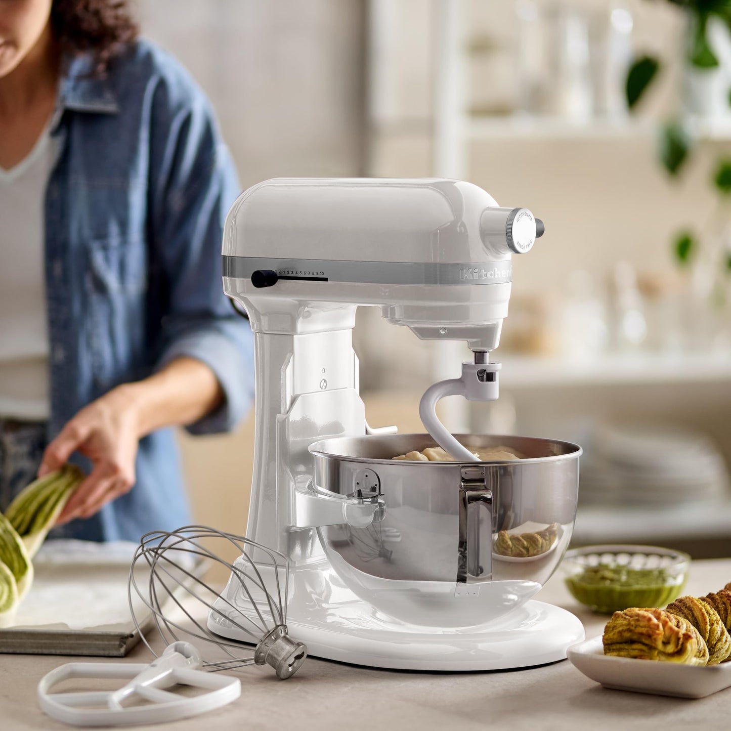 KitchenAid HEAVY DUTY KÜCHENMASCHINE MIT SCHÜSSELHEBER 5,2 L - WEISS 5KSM55SXXEWH