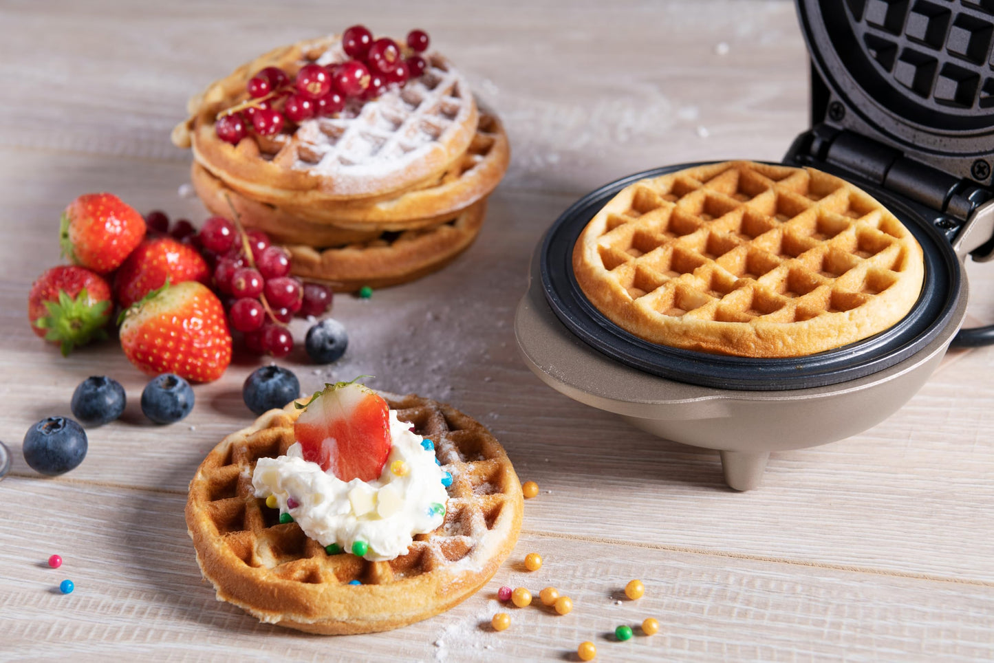Kleines Mini Waffeleisen mit Antihaftbeschichtung Hellbeige