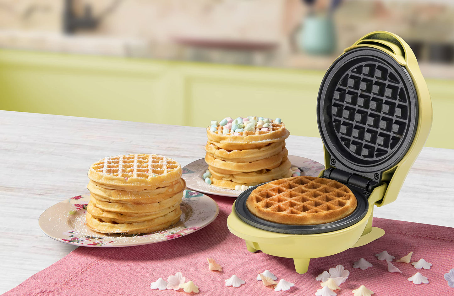 Kleines Mini Waffeleisen mit Antihaftbeschichtung und 550 Watt Leistung
