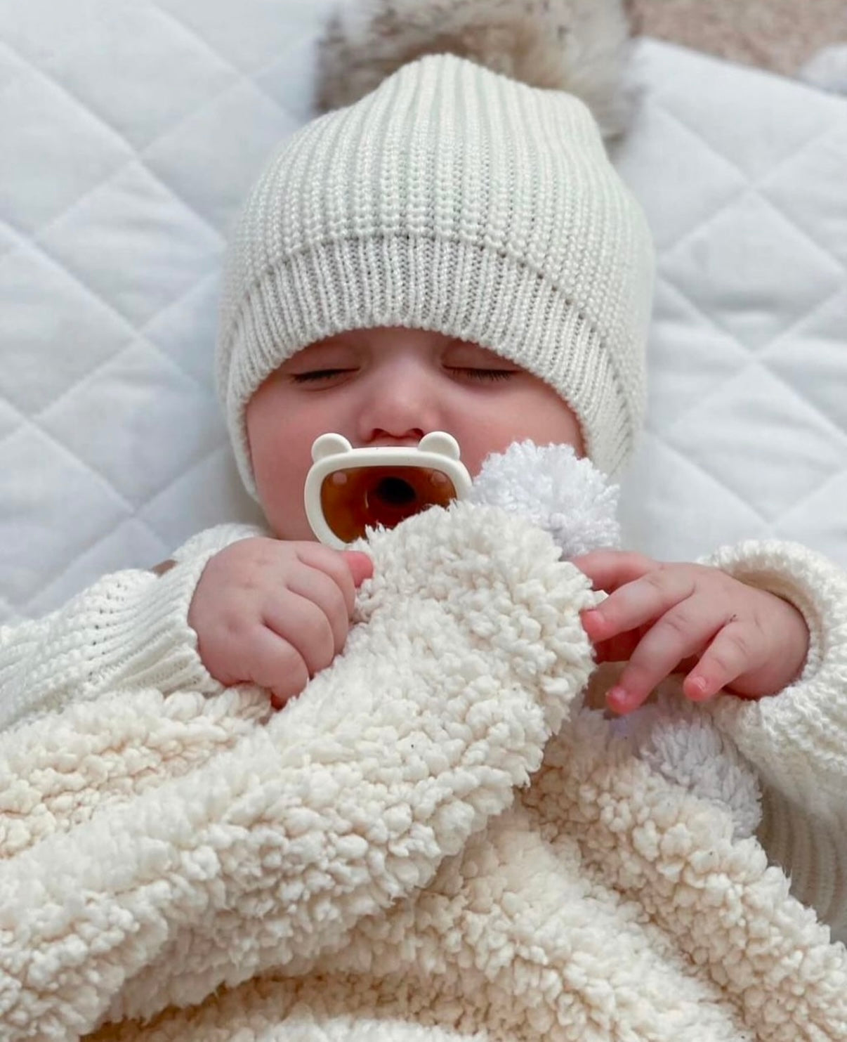 Beruhigender Schnuller mit Tag und Nacht Design für Babys