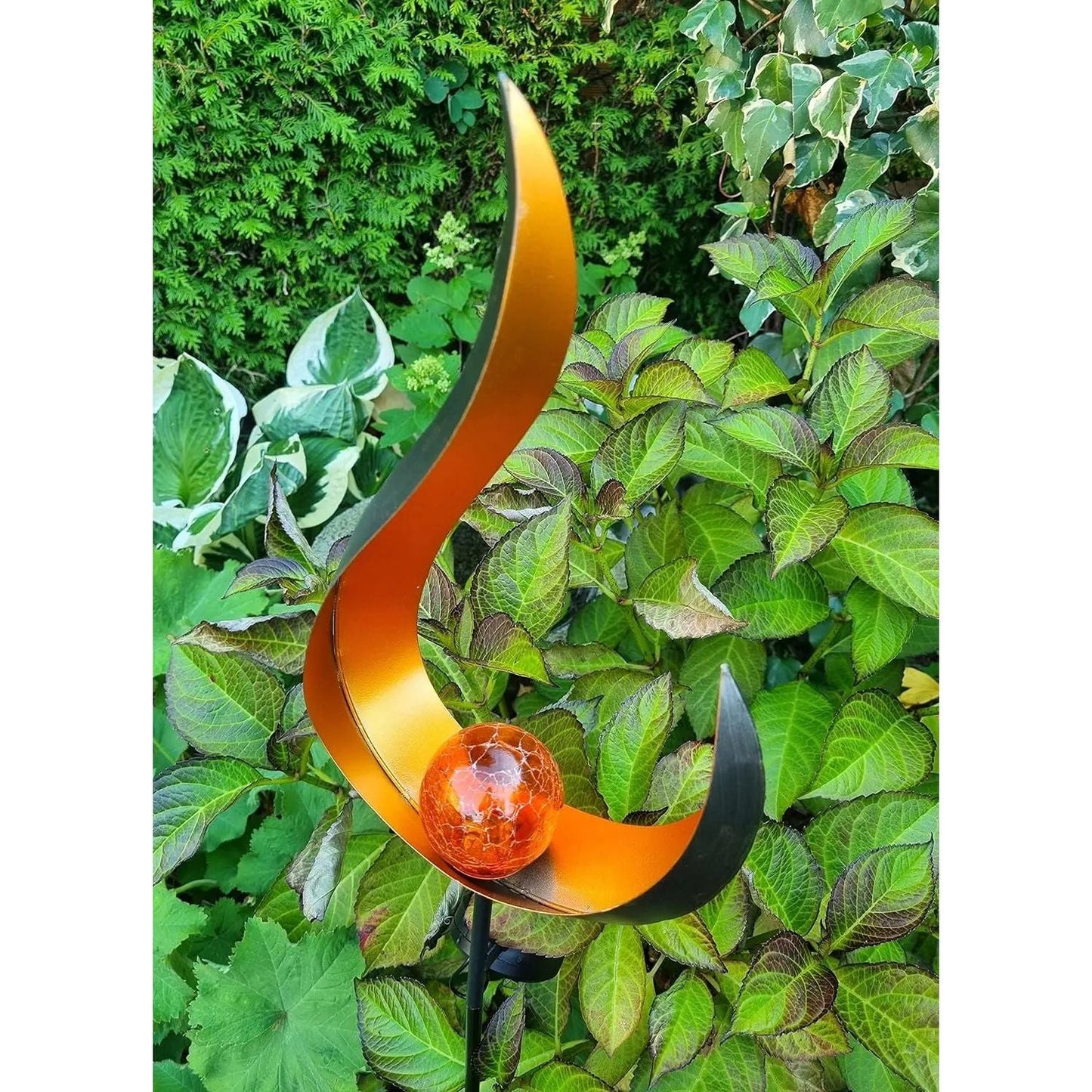 Solarleuchte mit beleuchteter Glaskugel aus Metall 90 cm hoch