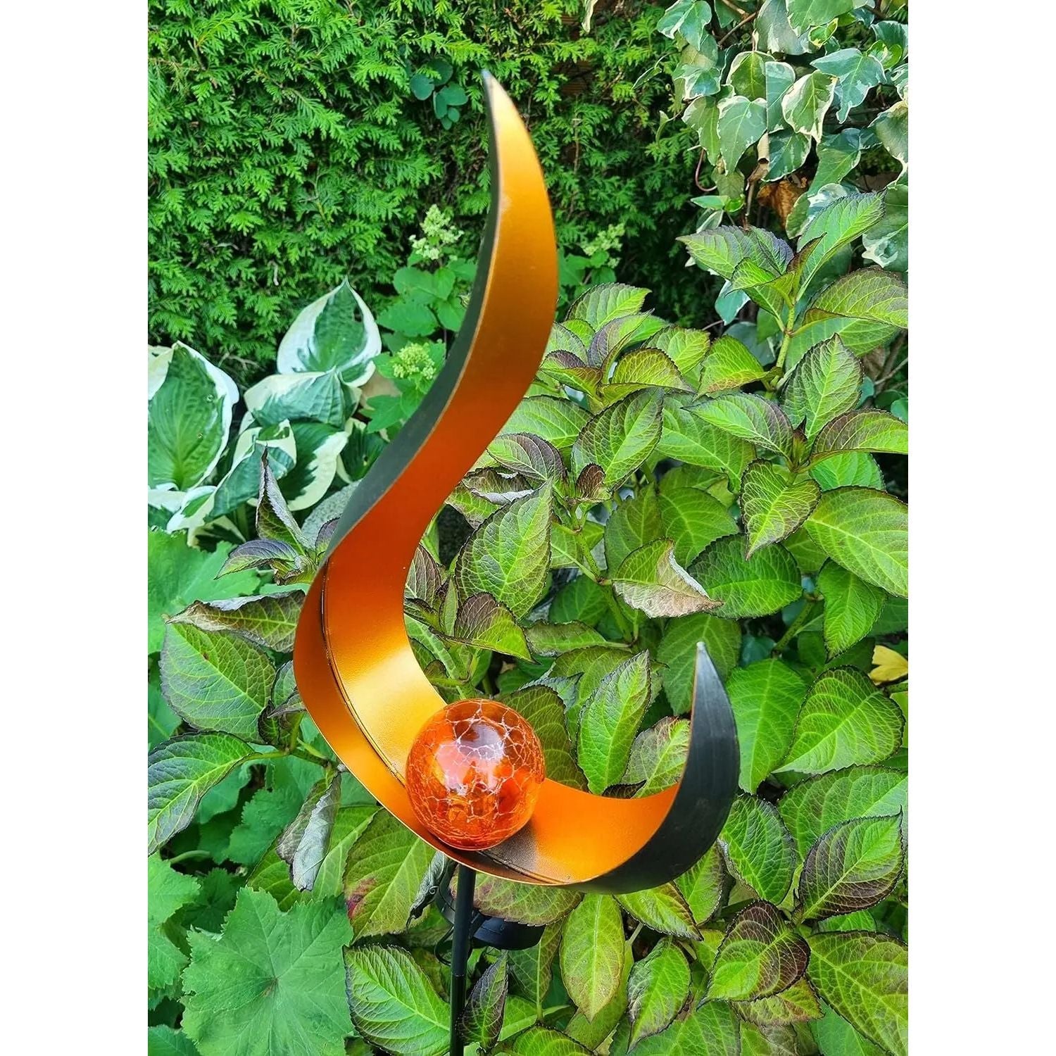 Solarleuchte mit beleuchteter Glaskugel aus Metall 90 cm hoch