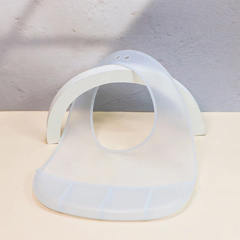 Verstellbares wasserdichtes Baby-Lätzchen aus weichem Silikon für Neugeborene