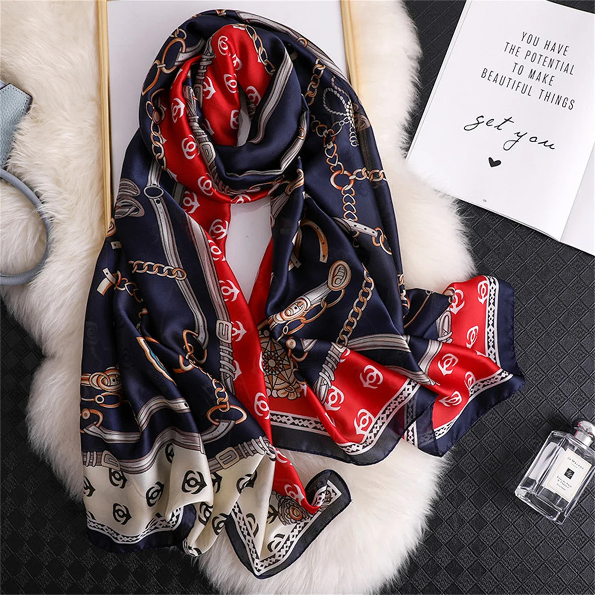 Vielseitiger Damen Schal mit modischem Druckmuster für jede Saison