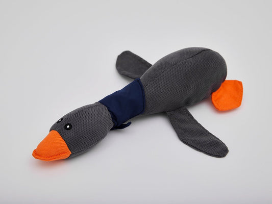 Leises Hundespielzeug Gans ÖNNE aus ökologischen Materialien-SABRO GmbH