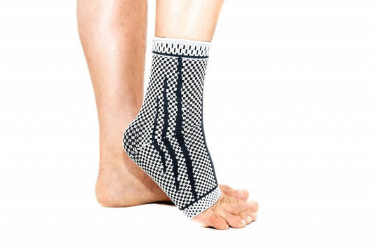 Knöchelbandage mit Silikoneinlage zur Stabilisierung – AT53042