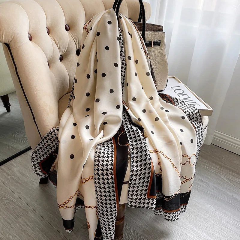 Vielseitiger Damen Schal mit modischem Druckmuster für jede Saison